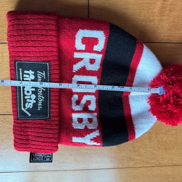 Crosby Kids Pom-Pom Beanie - Red and Black - Picture 6 of 7